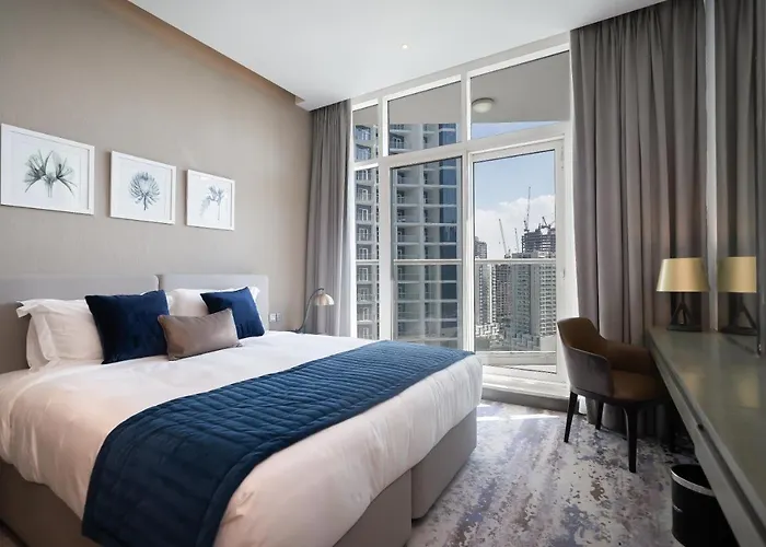 Luton Vacation Homes - Damac Maison Prive Studio, Canal View, Dubai - 16Ab03